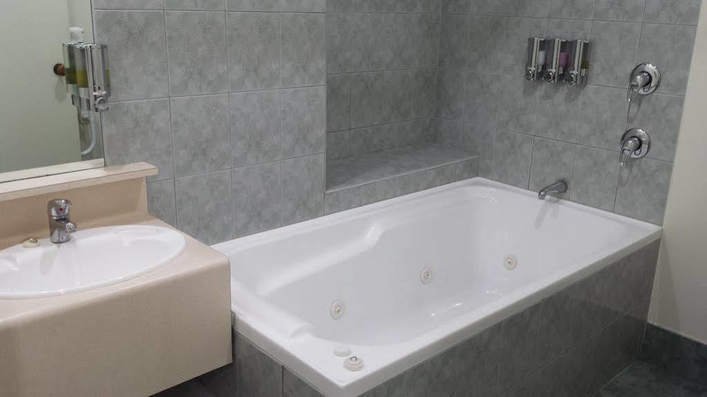 Legends Motel Palmerston North Dış mekan fotoğraf